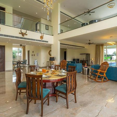 Stayvista At Blanc Belle With Outdoor Pool Sohna Εξωτερικό φωτογραφία