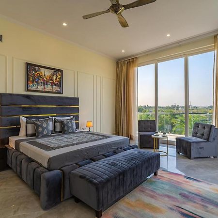 Stayvista At Blanc Belle With Outdoor Pool Sohna Εξωτερικό φωτογραφία