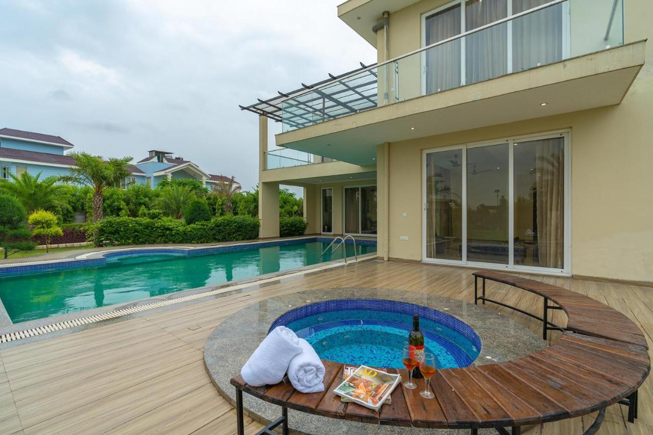 Stayvista At Blanc Belle With Outdoor Pool Sohna Εξωτερικό φωτογραφία