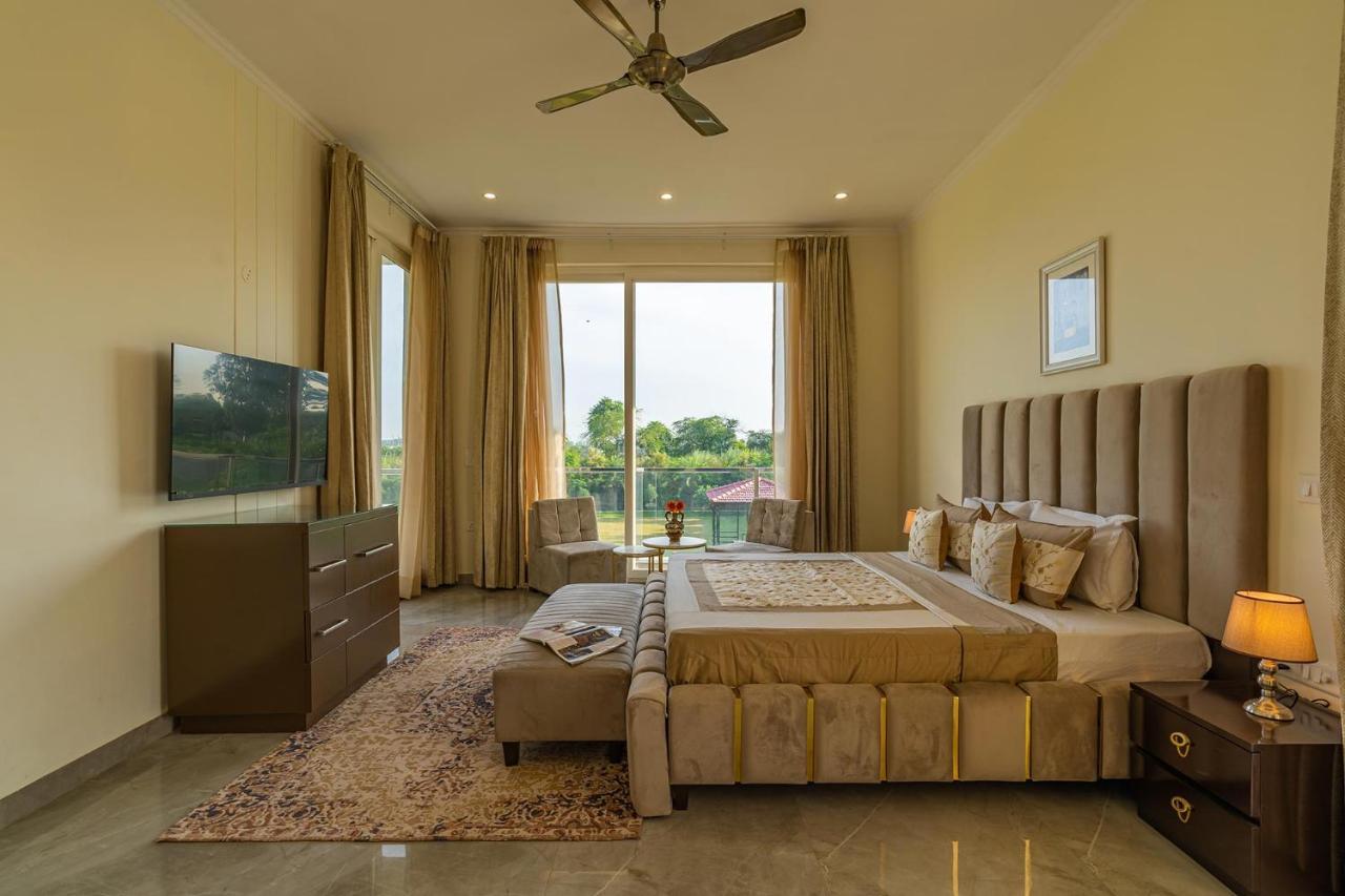 Stayvista At Blanc Belle With Outdoor Pool Sohna Εξωτερικό φωτογραφία