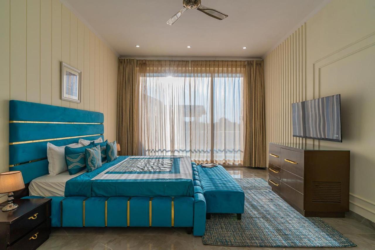 Stayvista At Blanc Belle With Outdoor Pool Sohna Εξωτερικό φωτογραφία