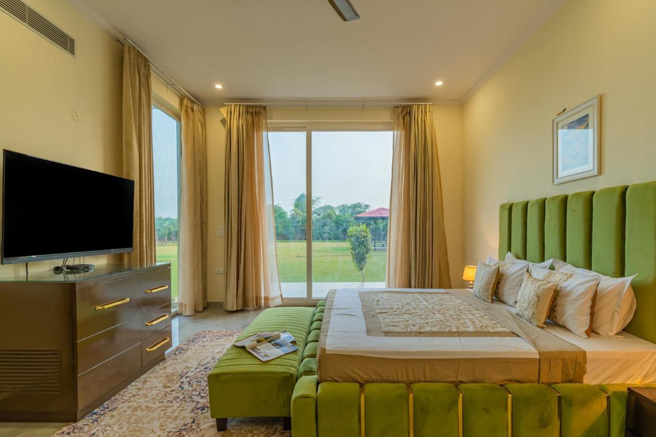 Stayvista At Blanc Belle With Outdoor Pool Sohna Εξωτερικό φωτογραφία