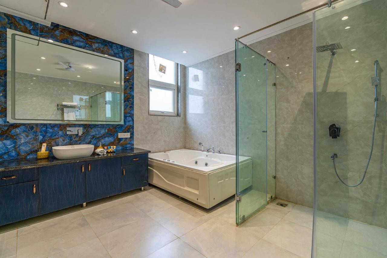 Stayvista At Blanc Belle With Outdoor Pool Sohna Εξωτερικό φωτογραφία