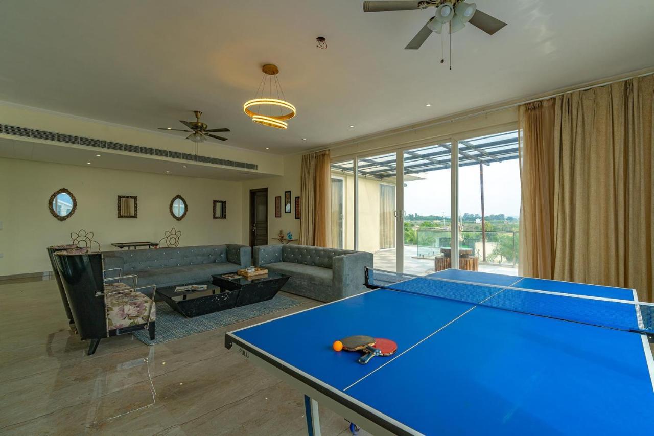 Stayvista At Blanc Belle With Outdoor Pool Sohna Εξωτερικό φωτογραφία